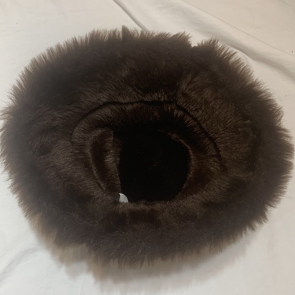 Woman’s Bucket Hat - Picture 4 of 6